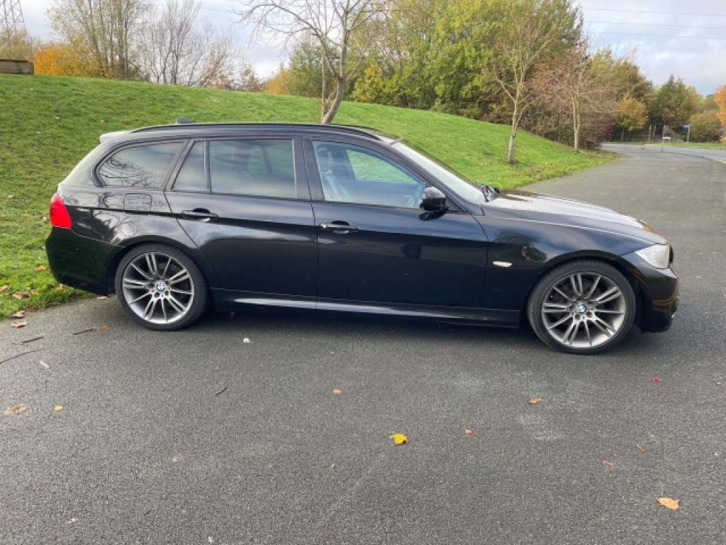 BMW 3 Series 2.0 318D Sport Plus Edition Touring Euro 5 S S SB12FNJ Black #4