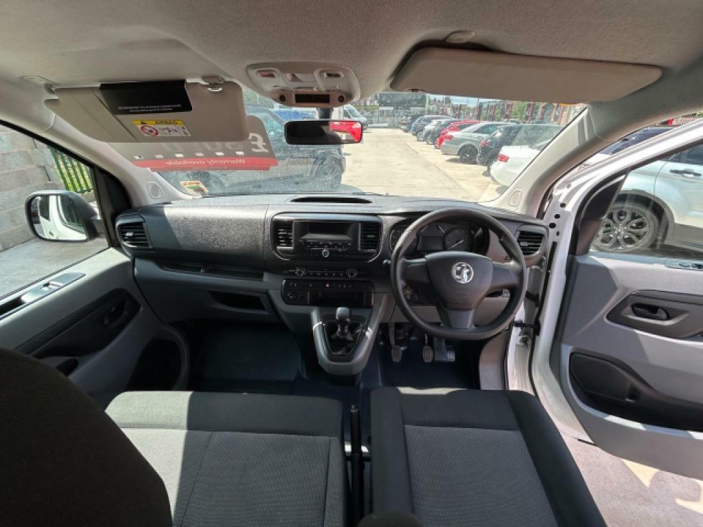 Vauxhall Vivaro Life 1.5 Edition L S S DV70PVA White #5