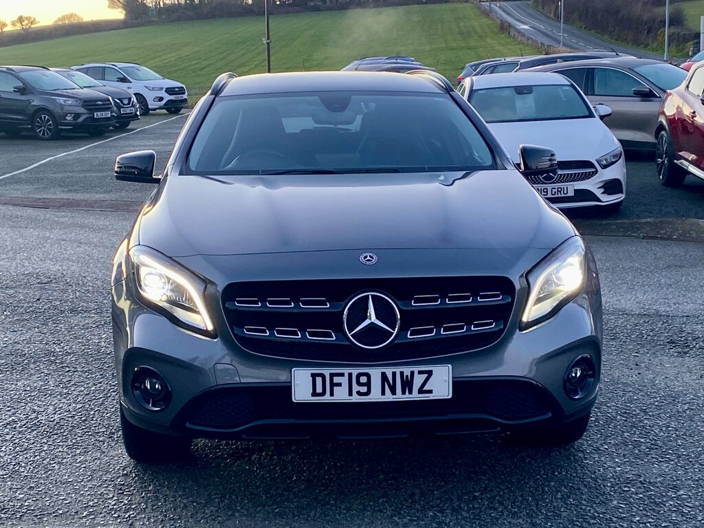 Mercedes-Benz GLA Class 1.6 Gla180 Urban Edition Suv Eur DF19NWZ Grey #2