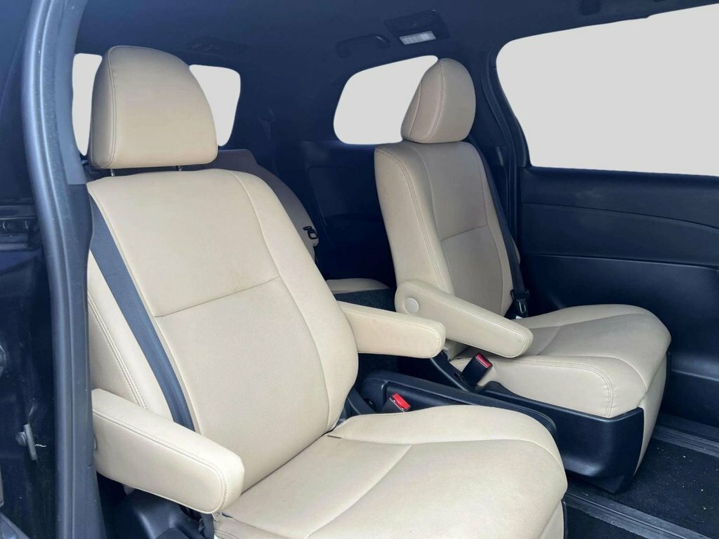 Toyota Estima Mpv LW65CHV Black #2