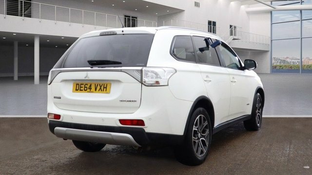 Mitsubishi Outlander Di-d Gx 3 White #4
