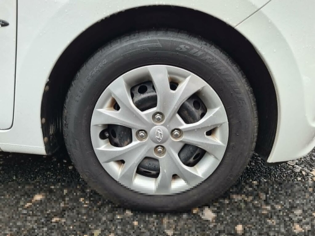 Hyundai I10 Se White #5