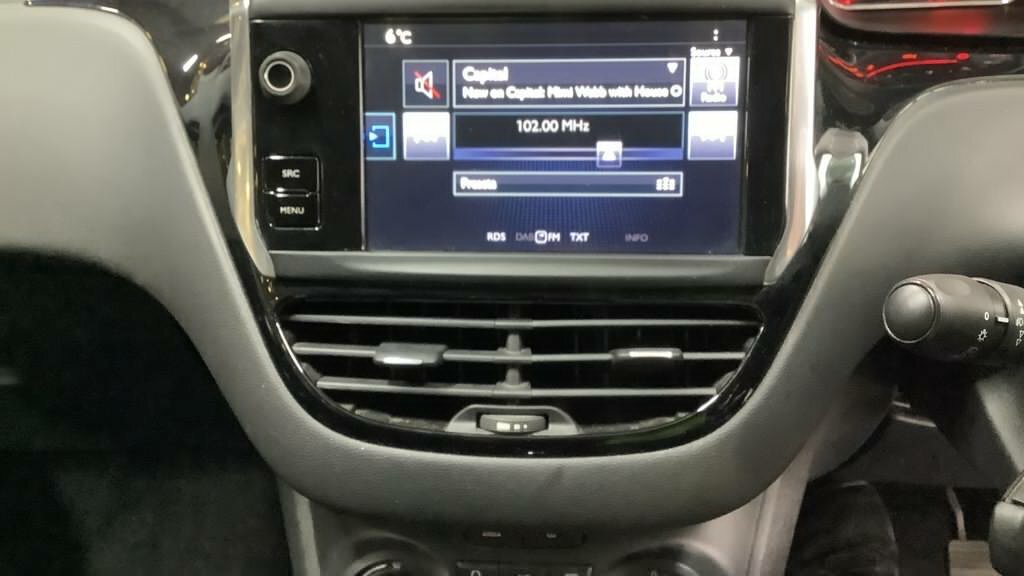 Peugeot 208 Active White #6