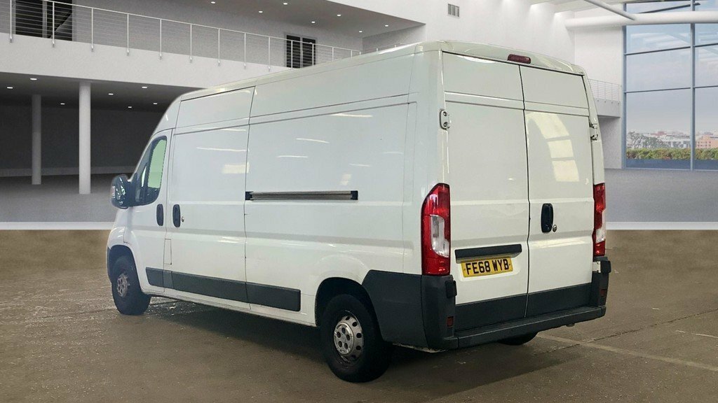 Citroen Relay 2.0 Bluehdi 35 Enterprise FE68WYB White #2