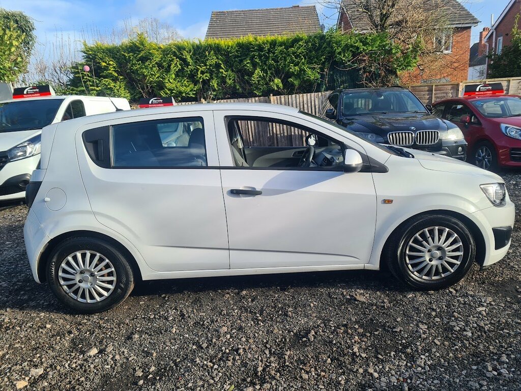 Chevrolet Aveo 1.2 Ls White #5