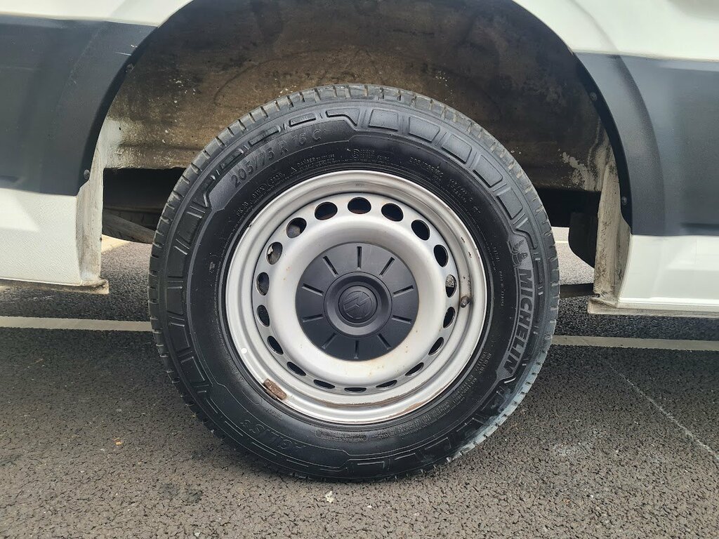 Volkswagen Crafter 2.0 Tdi Cr35 Trendline GD70KMY White #4