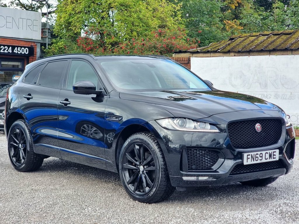 Jaguar F-Pace 2L Chequered Flag Black