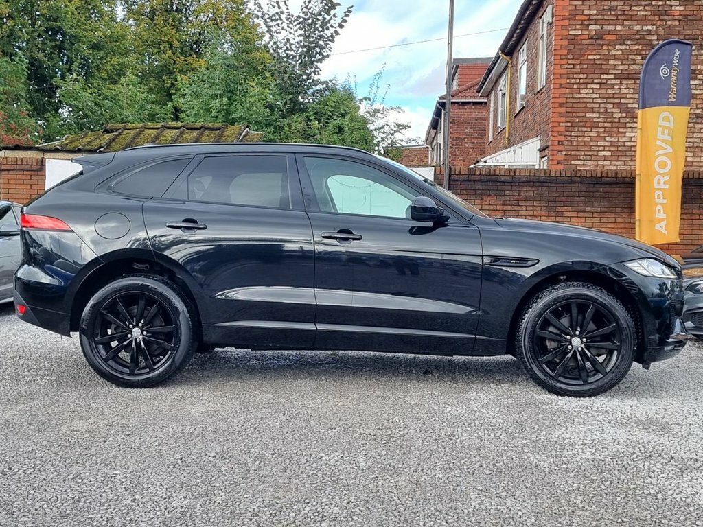 Jaguar F-Pace 2L Chequered Flag FN69CWE Black #3