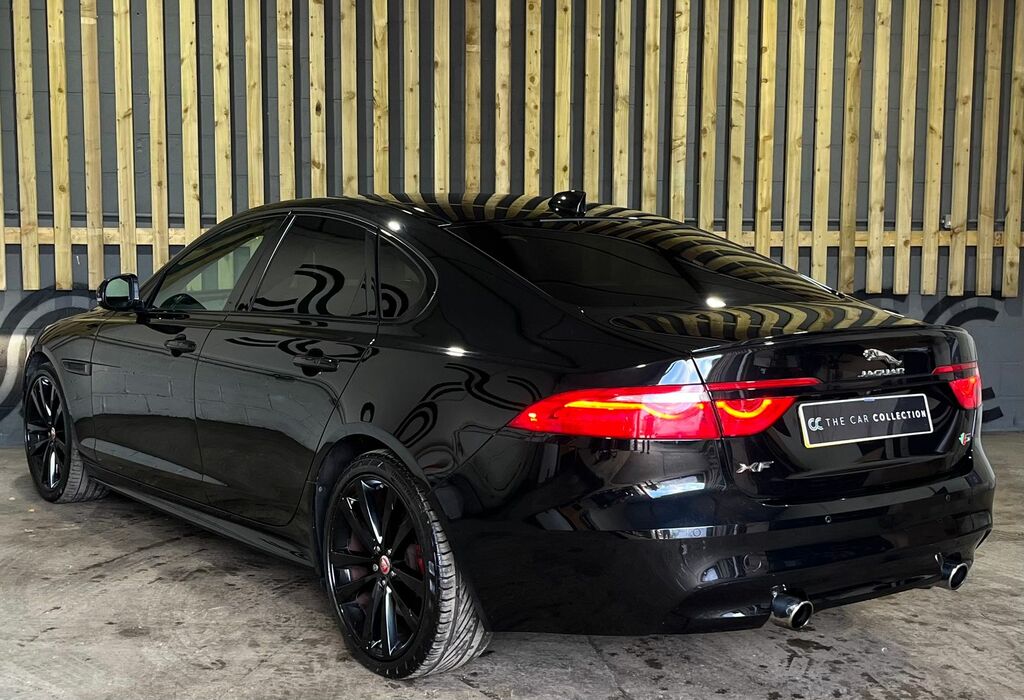 Jaguar XF 3.0D V6 S Saloon Euro 6 Ss 300 OY67GZE Black #5