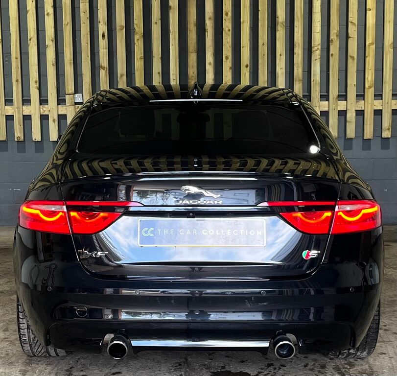 Jaguar XF 3.0D V6 S Saloon Euro 6 Ss 300 OY67GZE Black #6