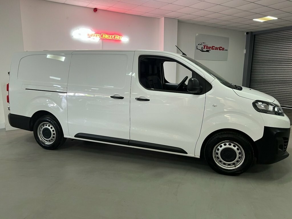 Citroen Dispatch Mpv MJ71KHB White #3