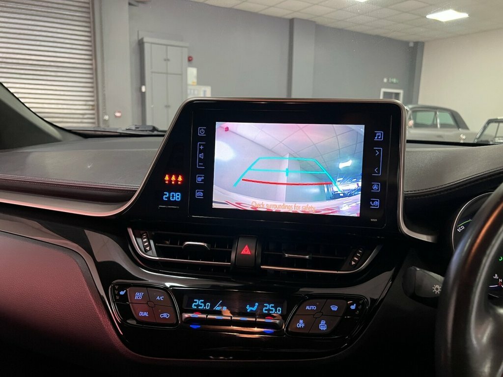 Toyota C-Hr Design WG68OOW White #6