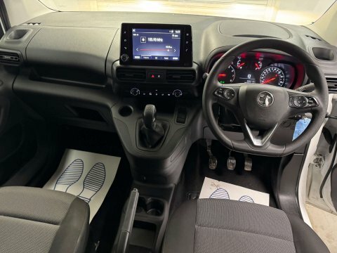 Vauxhall Combo 2020 70 1.5 DL70LLF White #3