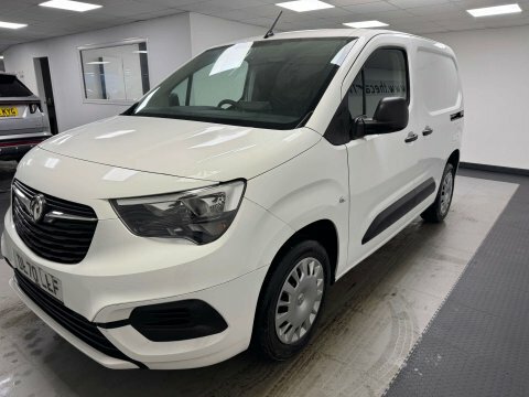 Vauxhall Combo 2020 70 1.5 DL70LLF White #6