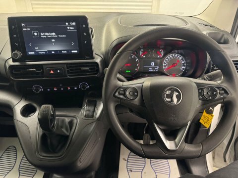 Vauxhall Combo 2020 70 1.5 DP70JUA White #3