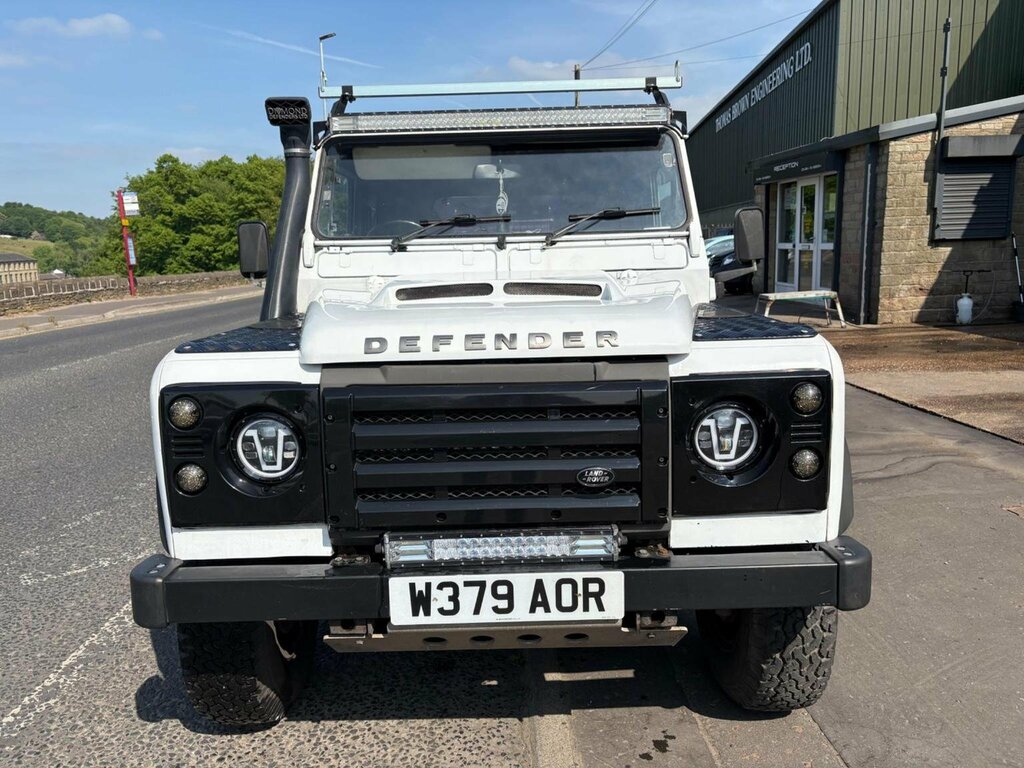 Land Rover Defender 110 Van 4X4 Utility 2000W W379AOR White #3