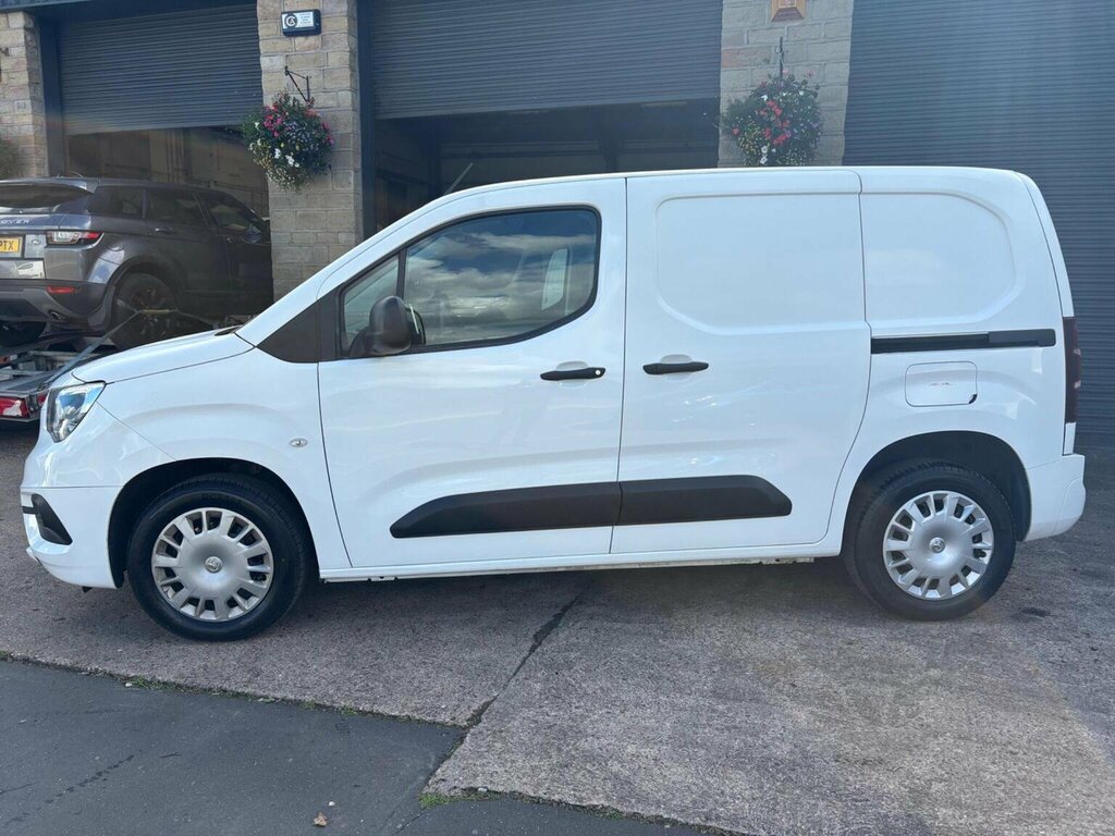 Vauxhall Combo Panel Van 1.6 Turbo D 2300 Sportive L1 H1 Euro 6 DS70XLJ White #6