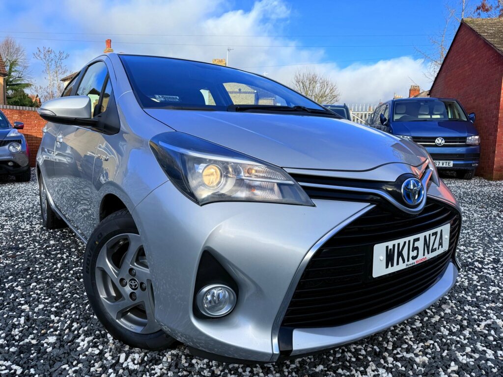 Toyota Yaris 1.5 Vvt-h Icon E-cvt Euro 6 WK15NZA Silver #2