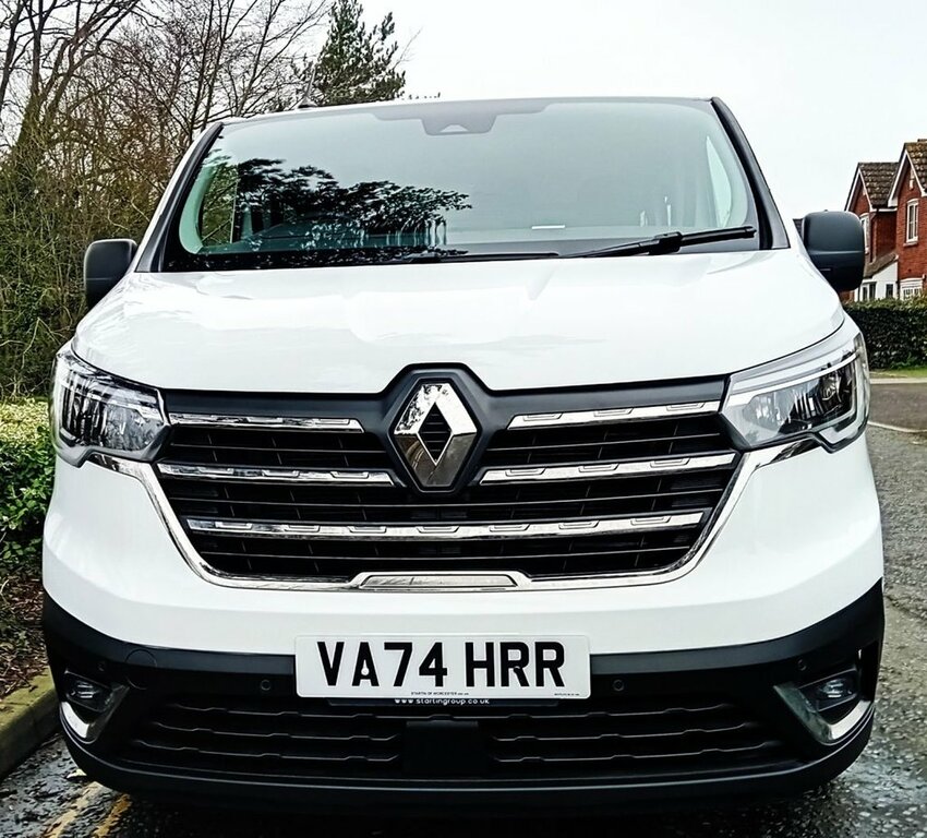 Renault Trafic 2L Advance VA74HRR White #2