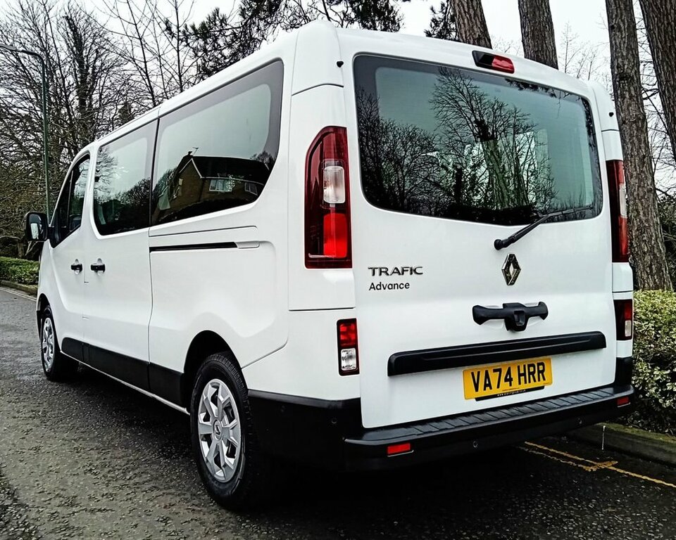 Renault Trafic 2L Advance VA74HRR White #3