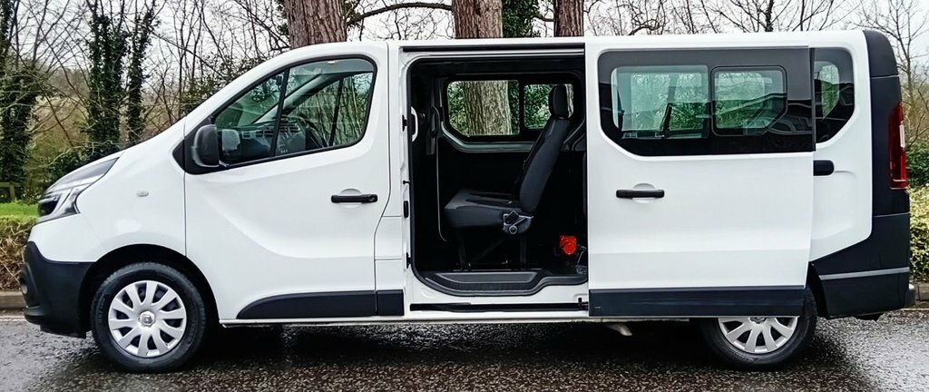 Renault Trafic 2L Business White #5
