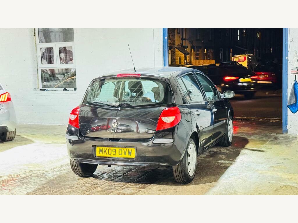 Renault Clio 1.6 Vvt Expression Black #4