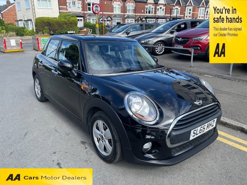 Mini Hatch One Black