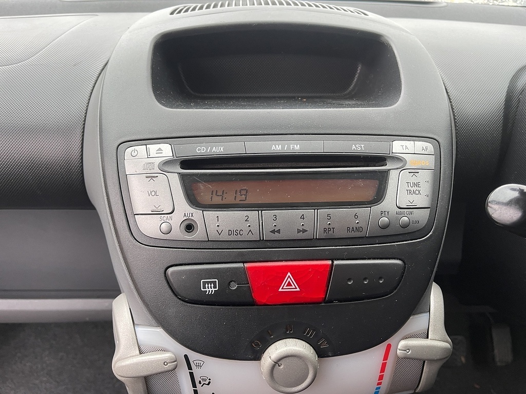 Citroen C1 1.0Vti Feel Red #12