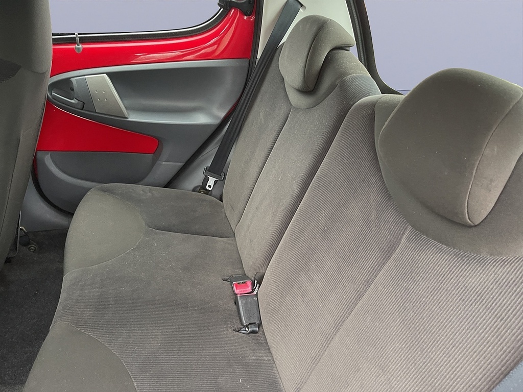 Citroen C1 1.0Vti Feel Red #9