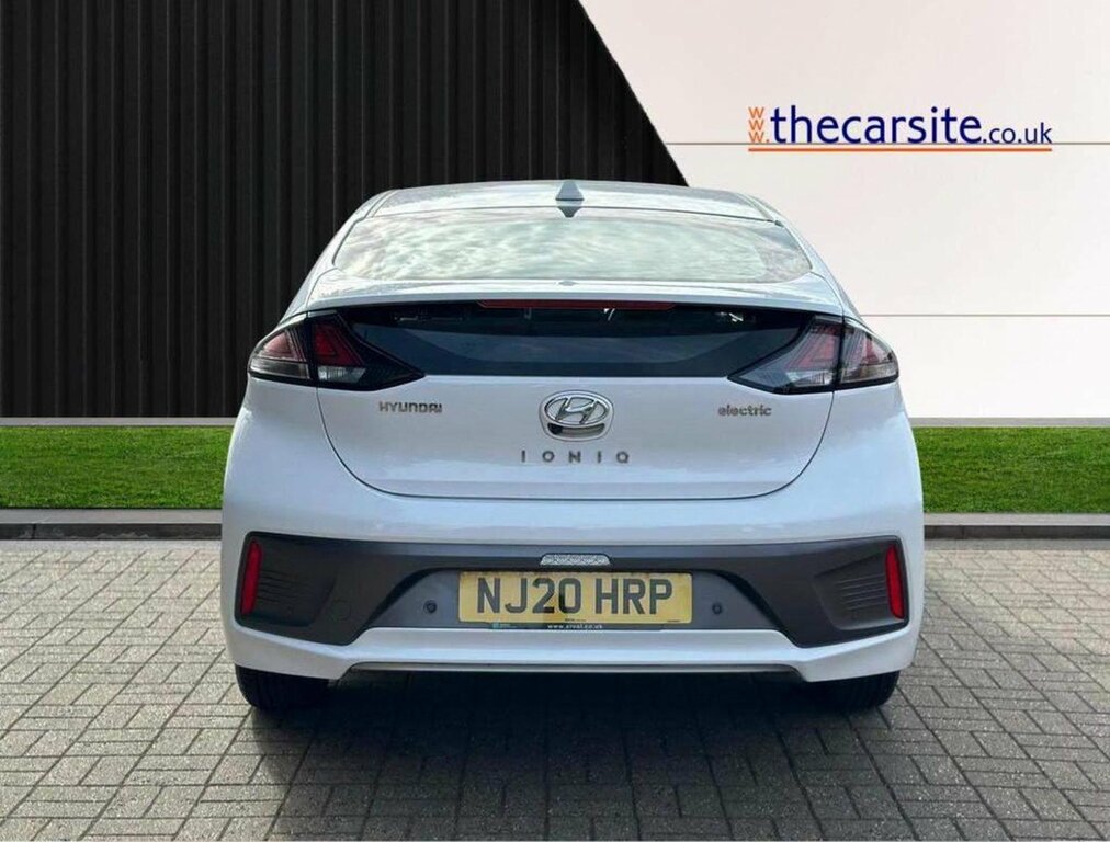 Hyundai Ioniq Hatchback 38.3Kwh Premium 202020 White #5