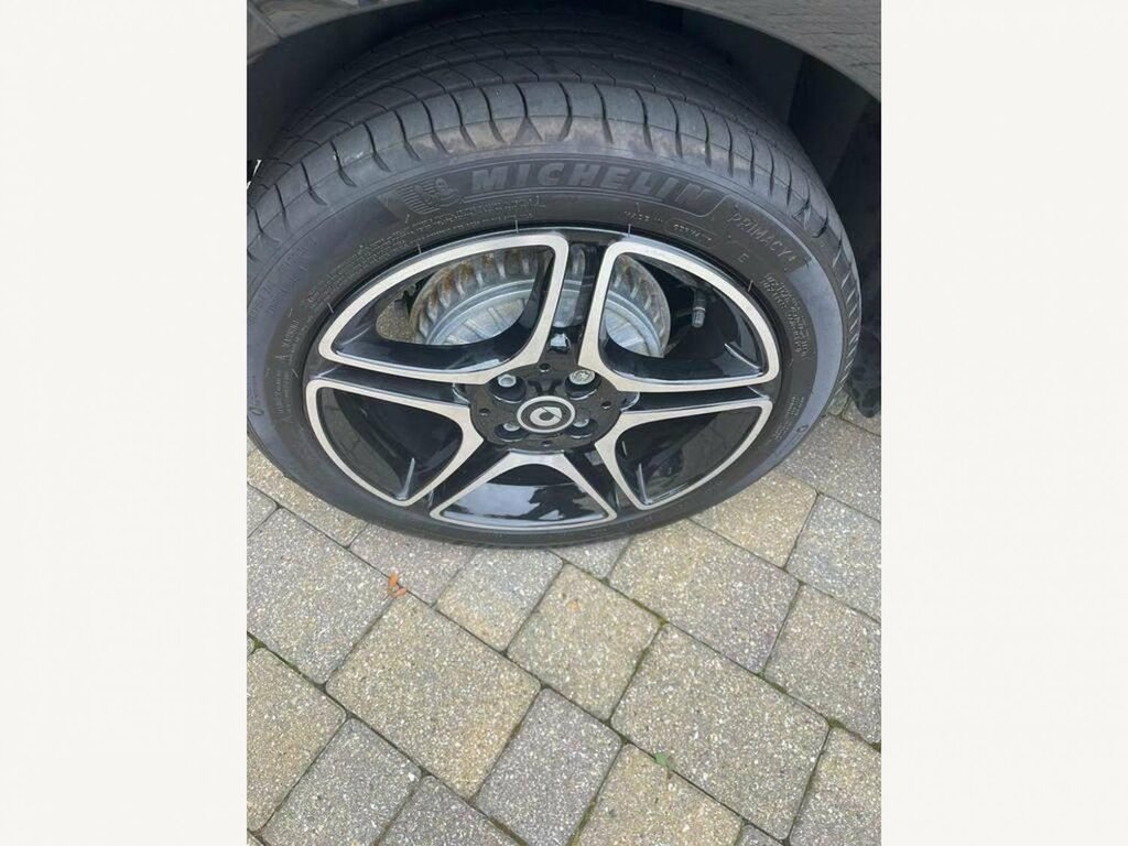 Smart Forfour Hatchback 17.6Kwh Premium 22Kw Charger Black #5