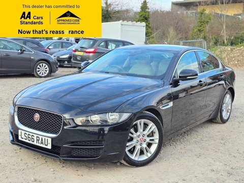Jaguar XE 2.0D Prestige Black