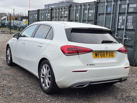 Mercedes-Benz A Class 1.5 A180d Sport WF68FXO White #4