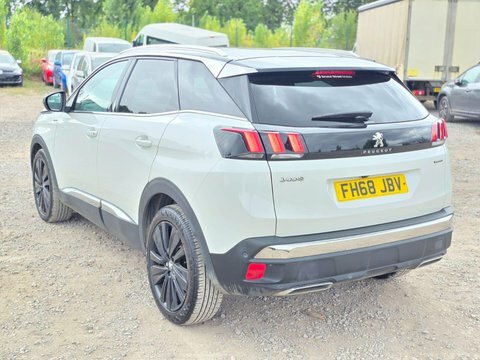 Peugeot 3008 1.5 Bluehdi Gt FH68JBV White #4