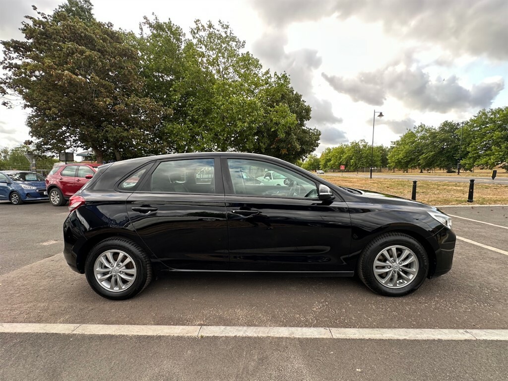 Hyundai I30 Crdi Special Edition LJ18EXA Black #5