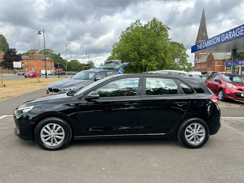 Hyundai I30 Crdi Special Edition LJ18EXA Black #2