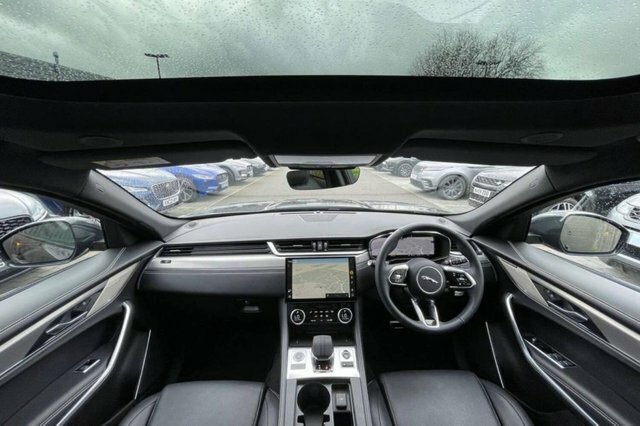 Jaguar F-Pace 2.0 R-dynamic Se Black 202 Bhp Black #3