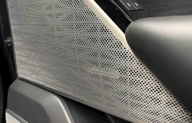 Land Rover Range Rover Velar 3.0 R-dynamic Hse 296 Bhp Black #5