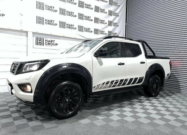 Nissan Navara Dci Tekna 4X4 Dcb Silver #2