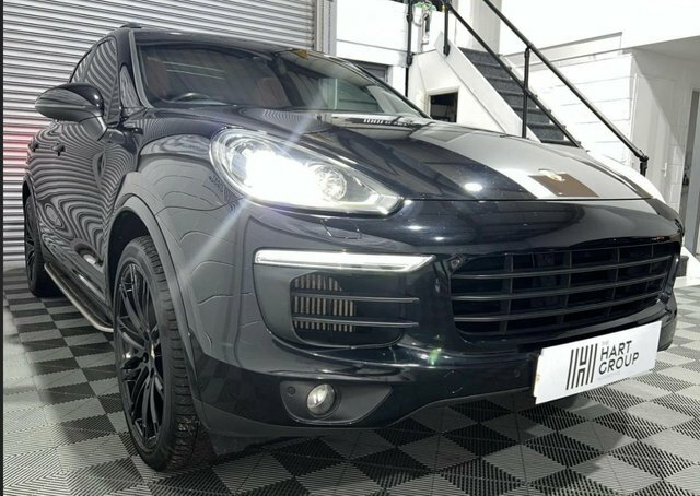 Porsche Cayenne 3.0 D V6 Platinum Edition Tiptronic S 258 Bhp LX66NFE Black #2