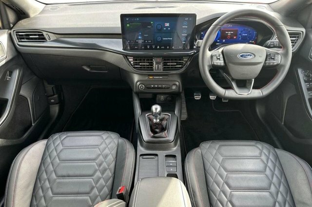 Ford Focus 1.0 St-line Vignale 123 Bhp Red #4