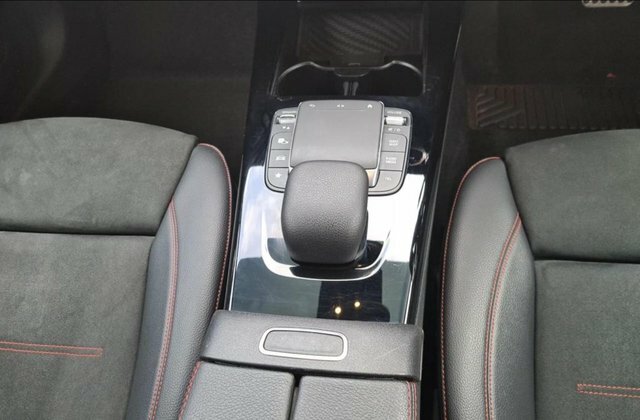 Mercedes-Benz A Class 1.3 A 200 Amg Line 161 Bhp RE70DJZ Black #4
