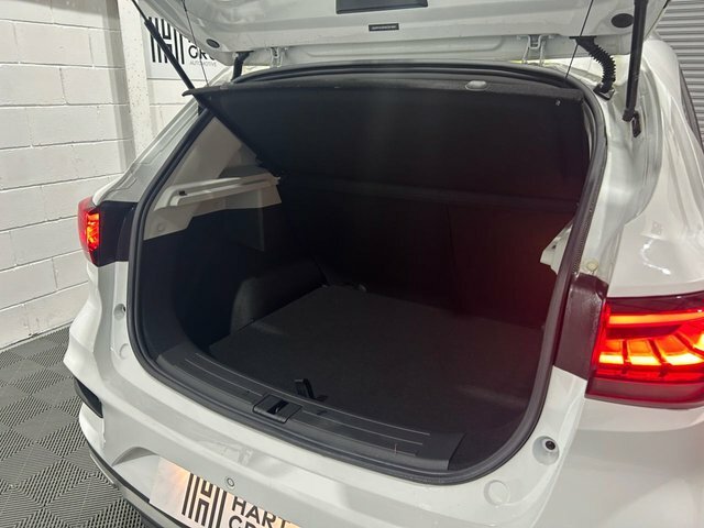 MG ZS 1.5 Exclusive Vti-tech 105 Bhp MD71BWG White #3