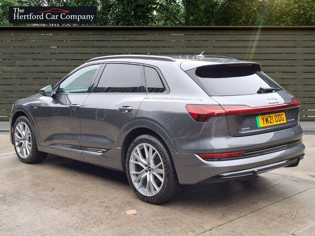 Audi E-tron Suv YW21ODG Grey #5