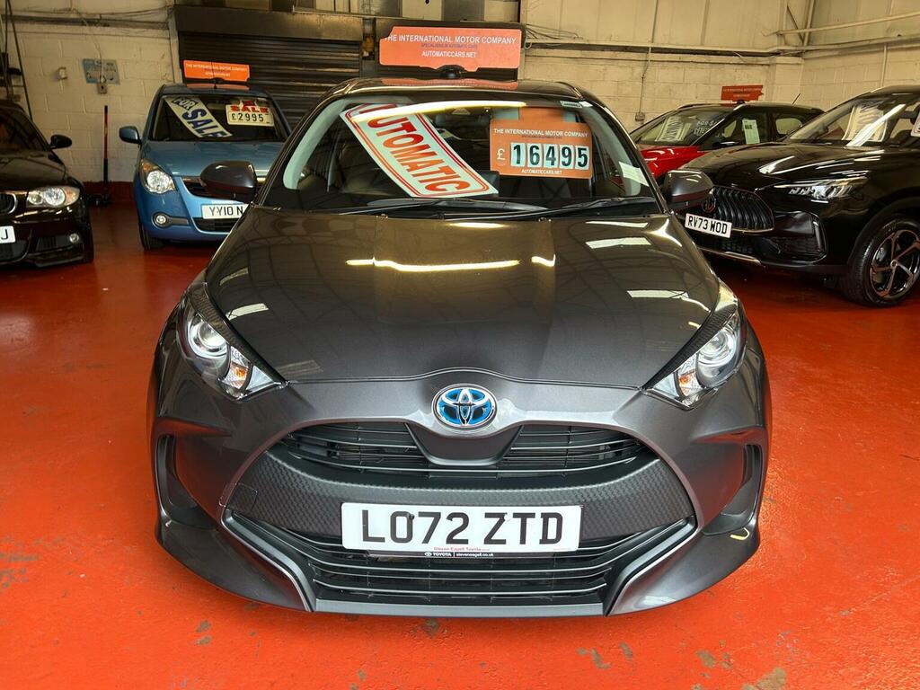 Toyota Yaris Hatchback 1.5 Vvt-h Icon E-cvt Euro 6 Ss 2 LO72ZTD Grey #3