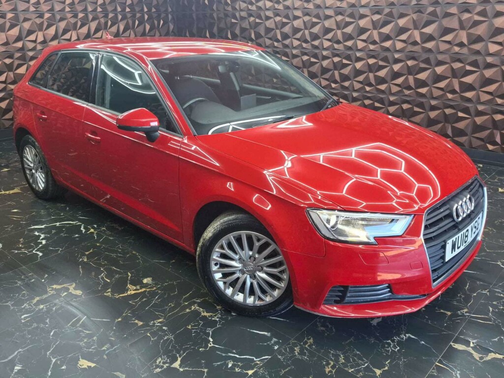 Audi A3 Sportback Tfsi Se Technik Red