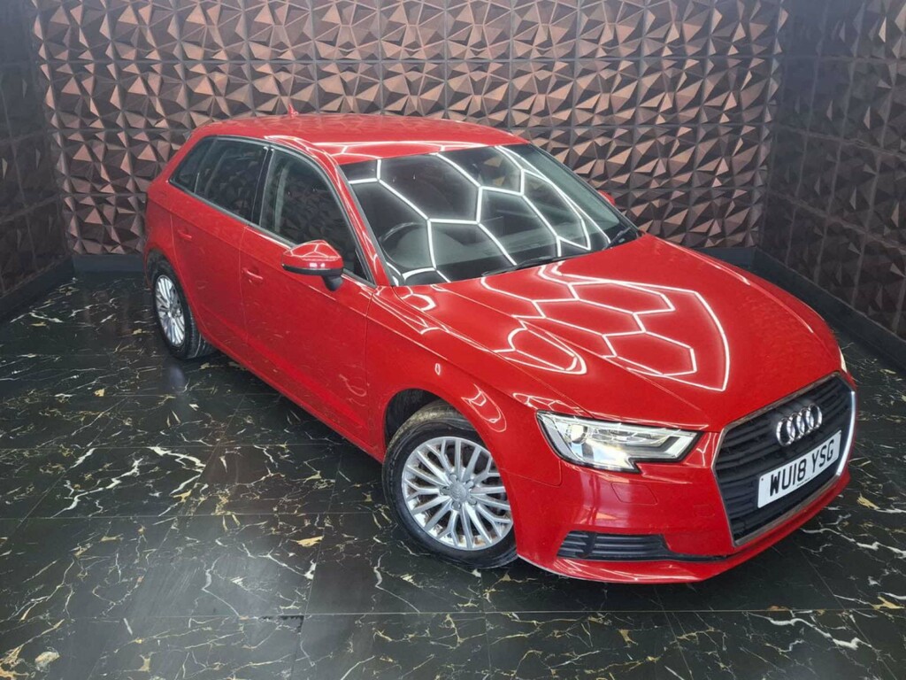 Audi A3 Sportback Tfsi Se Technik WU18YSG Red #4