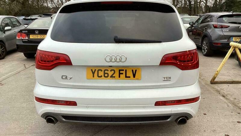 Audi Q7 3.0 Tdi V6 S YC62FLV White #4