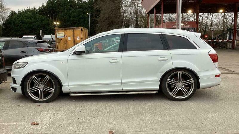 Audi Q7 3.0 Tdi V6 S YC62FLV White #3