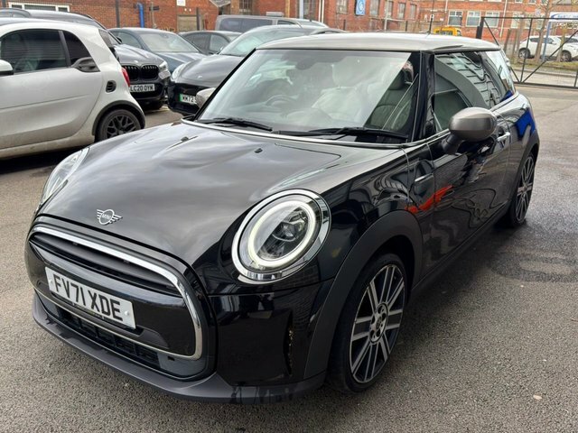 Mini Hatch 2021 1.5 Cooper Exclusive Hatchback Man FV71XDE Black #3